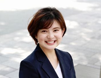 並木万里菜